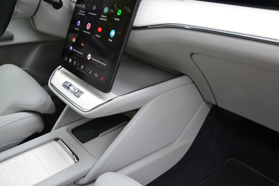 Volvo ES90