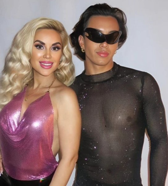 Модель, живая Барби, переливание крови сына, процедура омоложения, метод борьбы со старением, омоложение, исцеление и забота