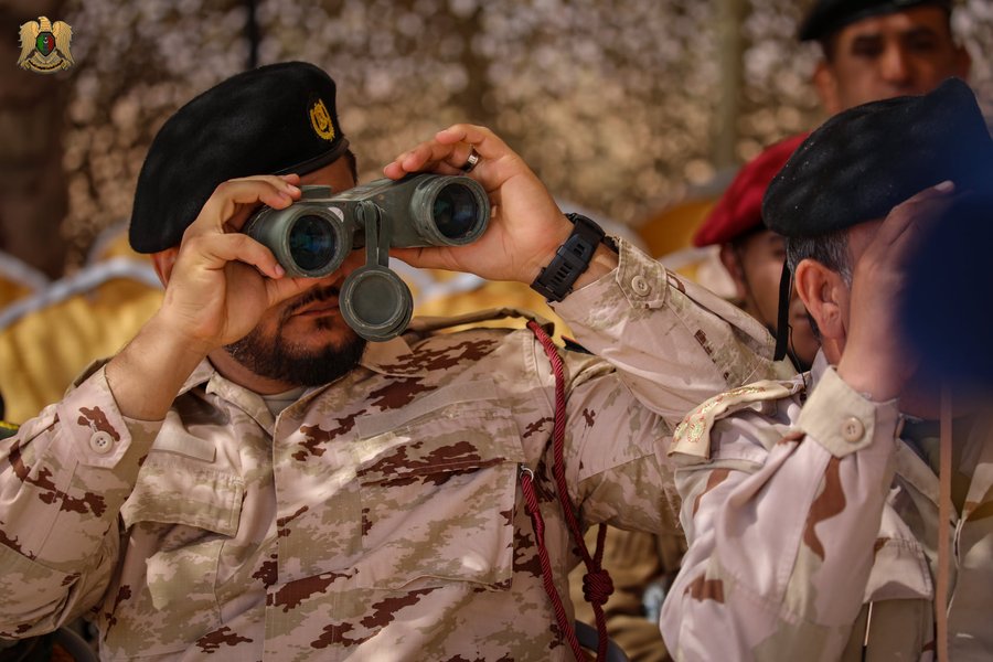 генерал, командир, ливия, бинокль