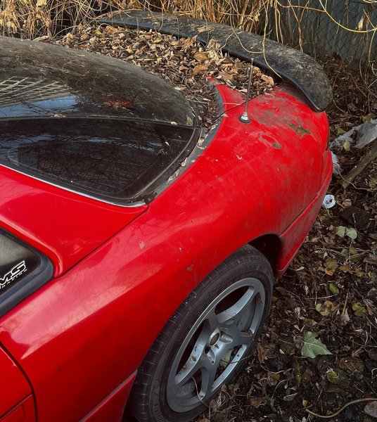 покинуте авто, кладовище авто, покинуті авто, спорткар Mitsubishi