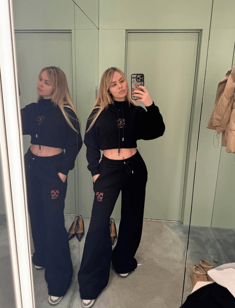 Блогерка Манюня