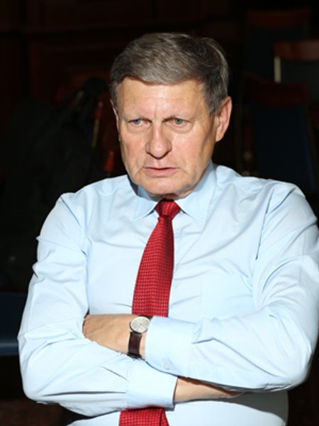 

Лешек Бальцерович: "Повышение цен на газ — абсолютно необходимая вещь. Разница цен для предприятий и населения — это источник коррупции. И те, кто говорит, что защищает бедных, на самом деле защищает коррупционеров"
