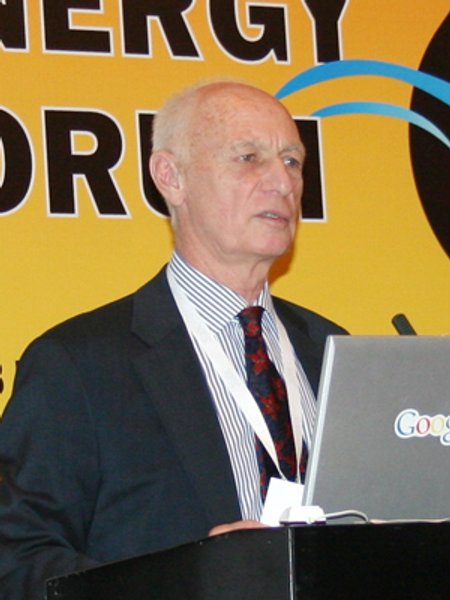 

Ярослав Кинах: "Я не могу разглашать имена инвесторов. Могу лишь повторить, что в фонде нет украинских или российских инвестиций"
