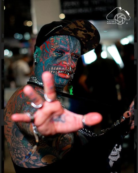 Самый татуированный человек сделал новое тату