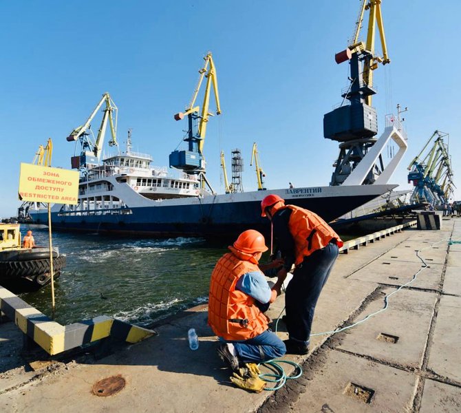 Паром "Лаврентий", Мариуполь, фото