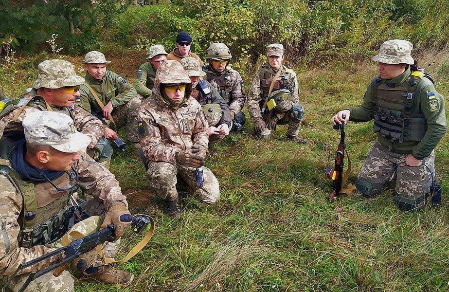 НАТО, проверка, женщины