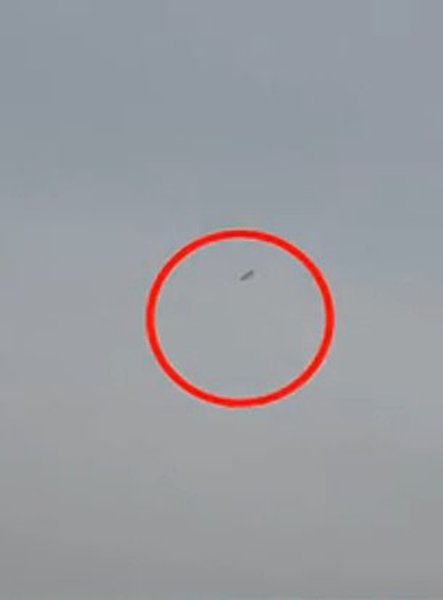 Паливний бак винищувача впав на парковку в Анкарі