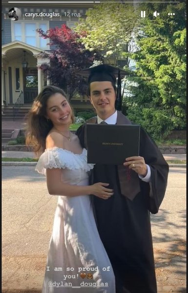 кэрис дуглас