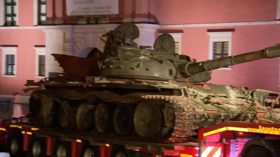 Виставка розбитої техніки РФ у Польщі