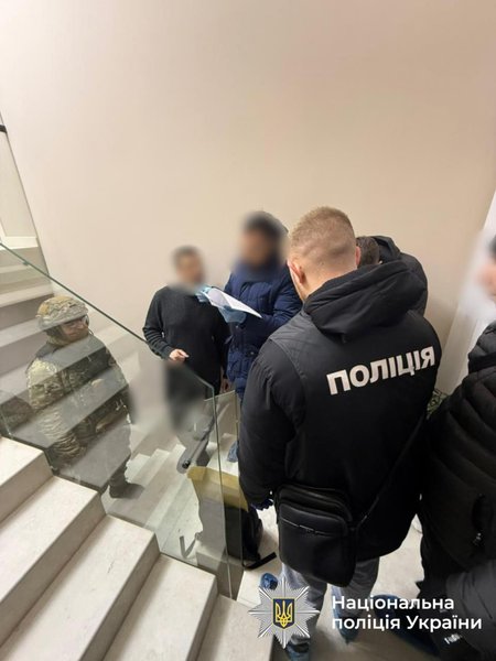 У кількох областях України проводять обшуки через розкрадання державних коштів під час збору та утилізації сміття.