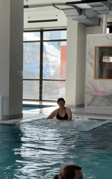 Украинец свозил маму в Буковель