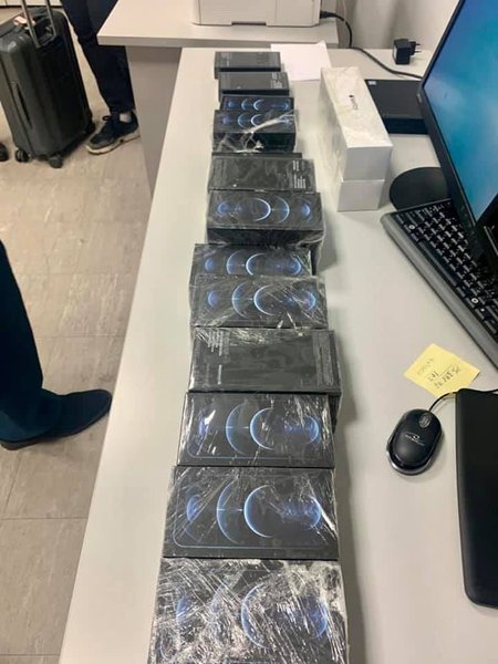 iphone, контрабанда, аэропорт, телефон, apple, iphone 12