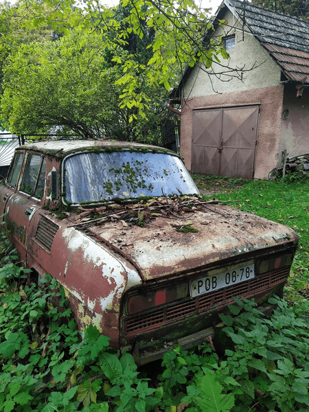 Брошенная машина