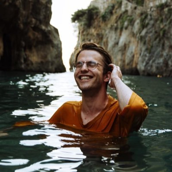 Штучний інтелект, ШІ, ChatGPT, курйози, одруження, стосунки, знайомства онлайн, Росія, фото