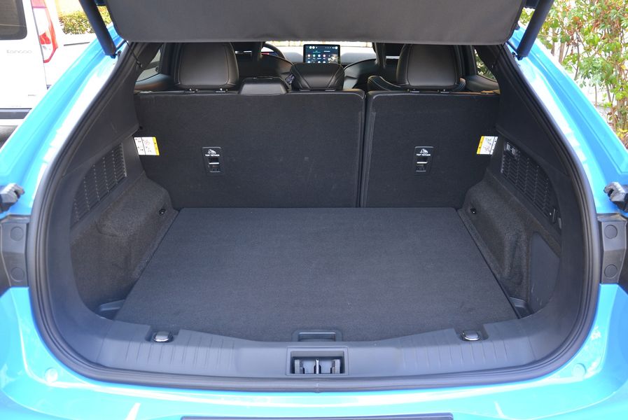 багажник Ford Mustang Mach-E, новый Ford Mustang Mach-E, электромобиль Ford Mustang, кроссовер Ford Mustang