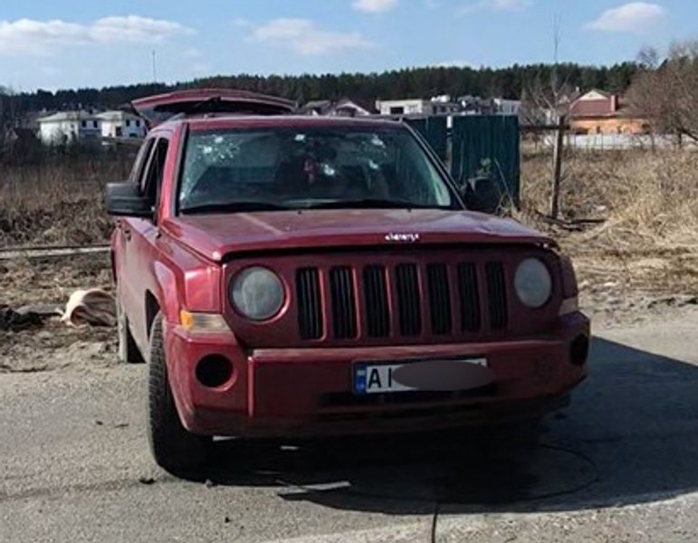 Расстрелянный оккупантами на Киевщине гражданский автомобиль