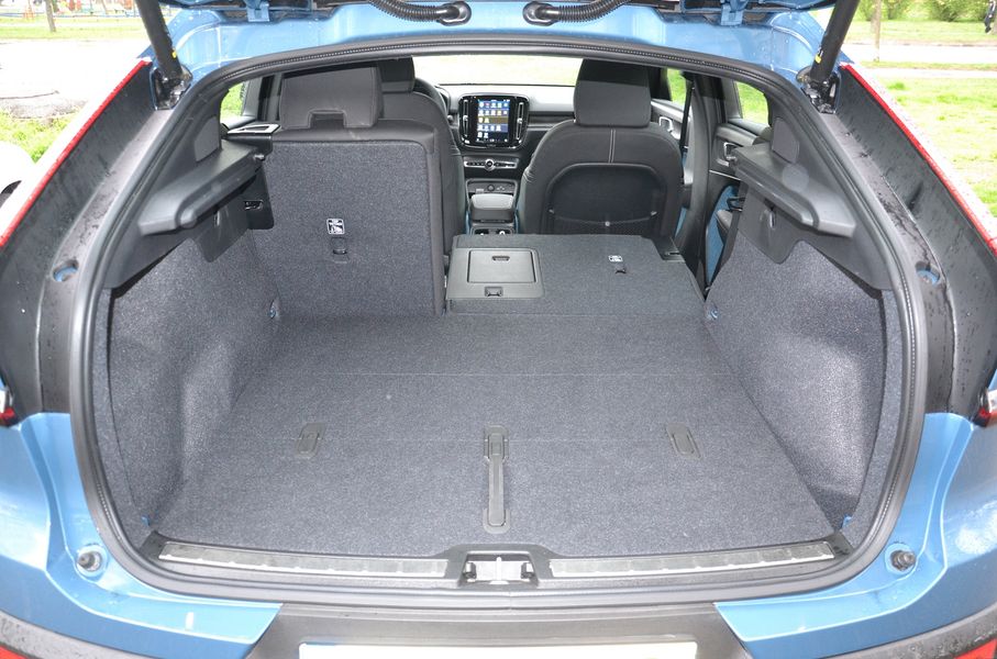 багажник Volvo C40 Recharge, Volvo C40, Volvo C40 2024, новый Volvo C40 Recharge, электромобиль Volvo, кроссовер Volvo