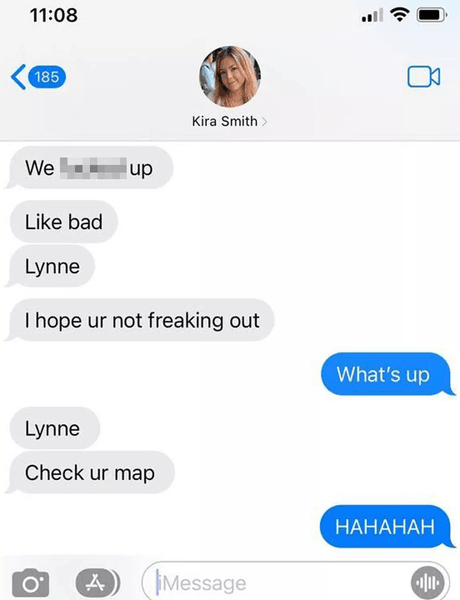 Подруги ошиблись страной, не заметили знаки, отпуск мечты, не покинули страну, перепутали билеты, ошибка с билетами, сообщение, смс,