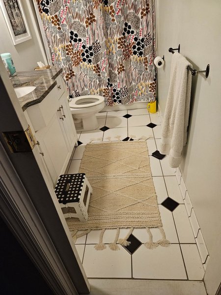 Гаманець у ванній