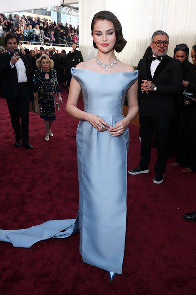 Селена Гомес золотой глобус красная дорожка