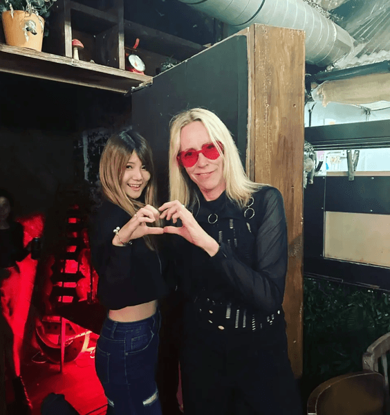 60-летняя женщина молодеет, биологический возраст, авторша книги, особая диета, не стареет, 4 простых правила,