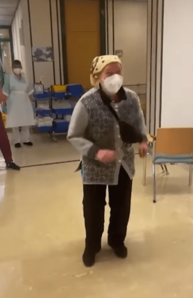 Кохання танцює Кохання танцює