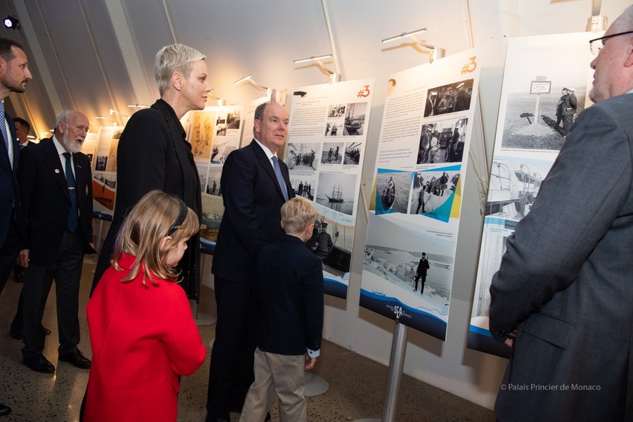 княгиня шарлен, князь монако, князь альбер, княгиня шарлен