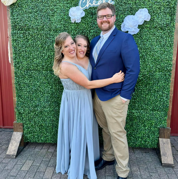 Признание отцовства, суд, сиамские близняшки, Джошуа Боулинга, курьезы, США, интересные истории