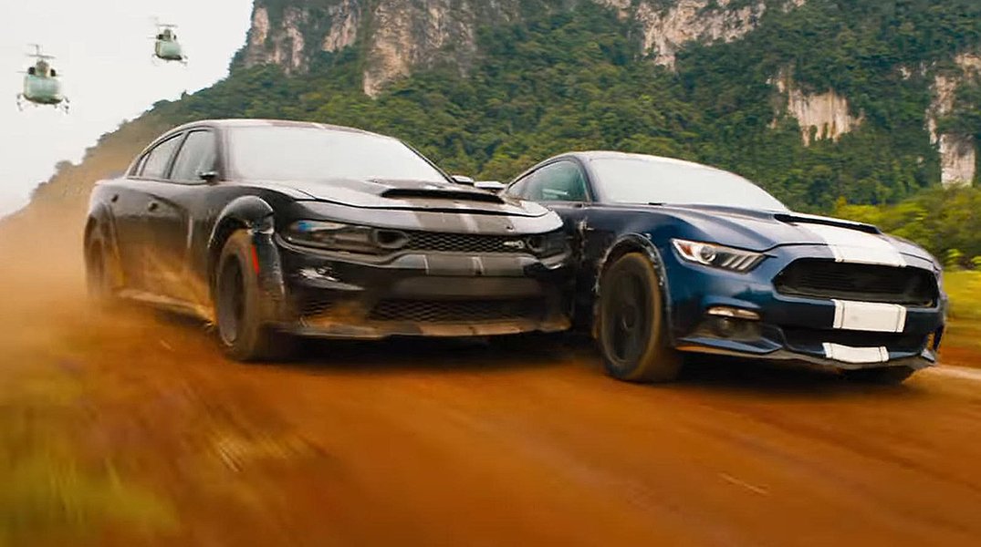 Джейкоб (справа) и Доминик в очной схватке  в  фильме "Форсаж 9" | Фото: скриншот