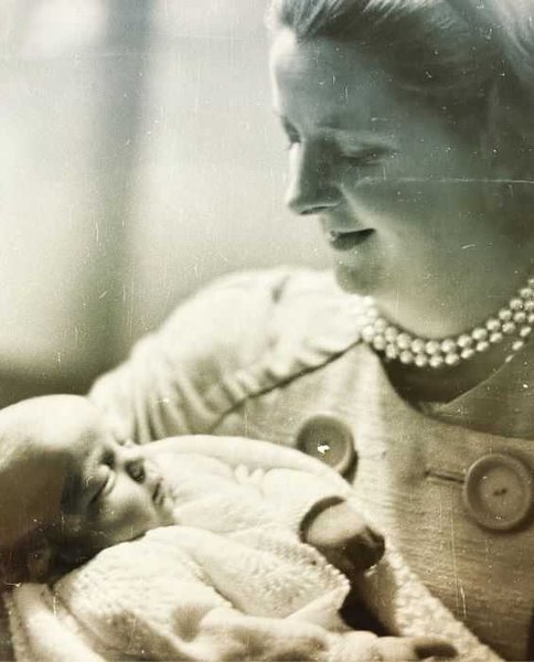 Чарльз Спенсер, Фрэнсис Шанд Кидд, день матери