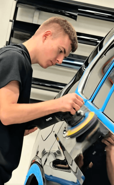 Украинец переехал из Испании в Польшу