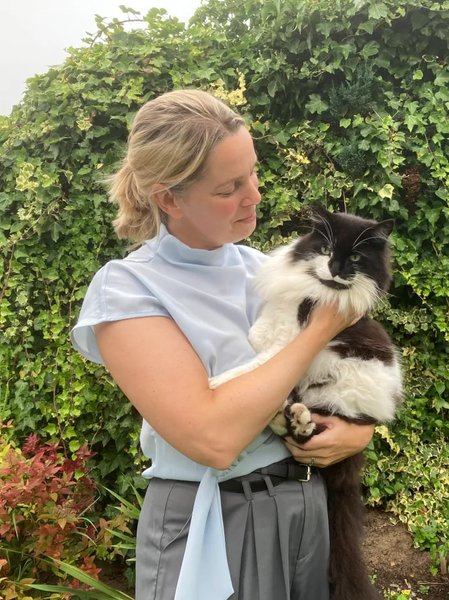 Никки Найт кот