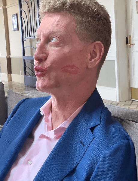 Чоловік із прізвищем Гіттлер, Джон Гіттлер, жив у єврейському кварталі, отримував побої, били однолітки, 3 рази ламали ніс