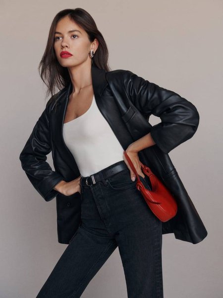 черные брюки, ансамбли, модные тренды осень 2023