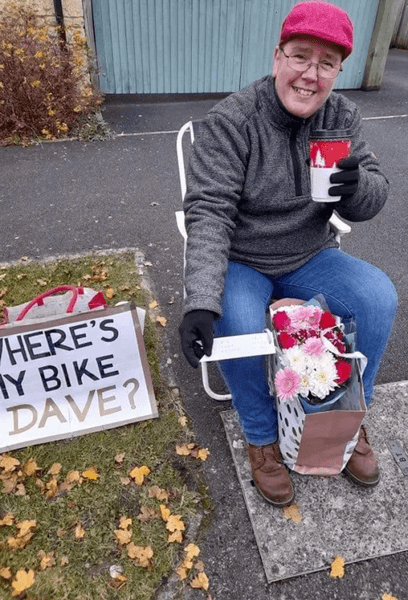 Велосипед, грабитель велосипедов, устроила пикет, велосипед сына, украли велосипед, под домом грабителя, суд, недовольна приговором