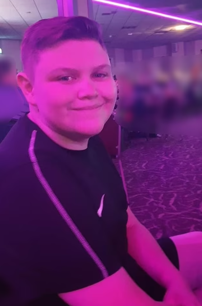 Парень с внешностью и голосом женщины, Эшли Хемминг из Вустера, тестостерон, борьба с гипогонадизмом, диагнозы, расстройства