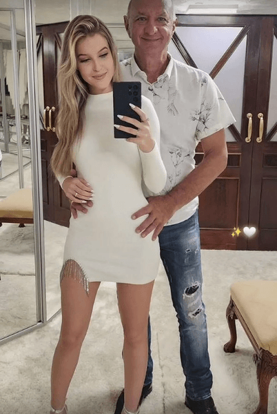 Мэр, который женился на 16-летней девушке, мэр из Бразилии, миллионер, Кауане Роде Камарго, школьница, критики, соцсети, Хиссам Дехаини