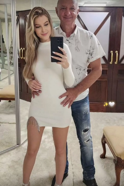 Мэр, который женился на 16-летней девушке Мэр, который женился на 16-летней девушке, королева красоты, школьника, вышла замуж за миллионера, скандальная свадьба, соцсети,