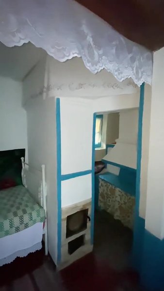 Валерия Маланская восстановила дом бабушки