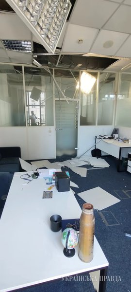 У Києві під час нічної атаки РФ пошкодили офіс "Української правди"