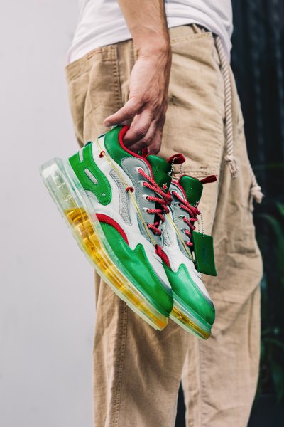 Heineken, пиво, кроссовки