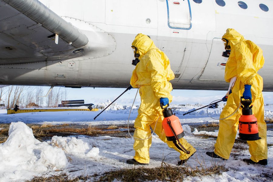 обработка  самолета, Ухань, эвакуация из Уханя, аэропорт, фото
