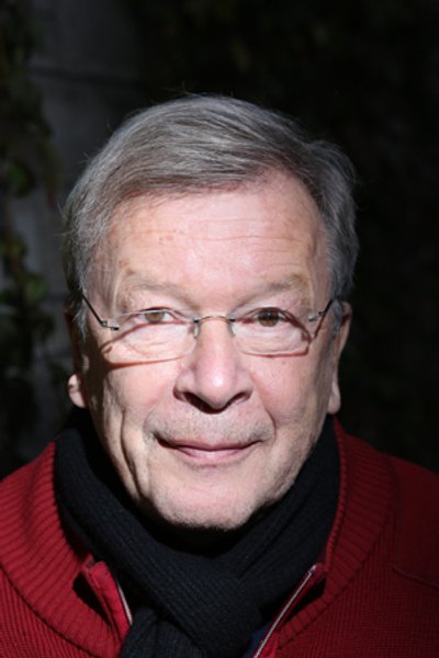 

Виктор Ерофеев: "Иногда плохие идеологии помогают росту таланта писателя. Булгаков, например, если бы не было СССР, стал бы слабым подражателем Андрея Белого"
