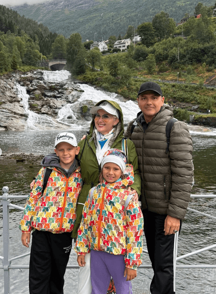 Катерина Бужинська з родиною