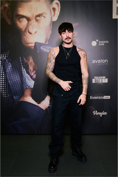 Ostrovskyi Робби Уильямс Better Man, премьера в Киеве, украинский прокат, звездные гости,