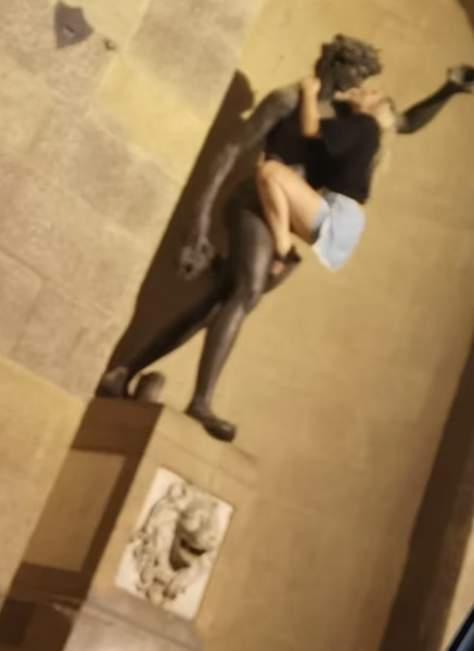 Туристка у Флоренції влаштувала імітацію статевого акта зі статуєю Вакха, історична пам'ятка, хуліганство, скандал, фото, Італія, приколи