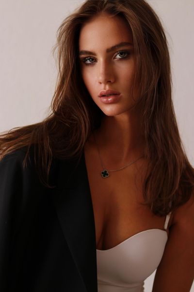 модель и гимнастка Влада Никольченко, школа Дерюгиной