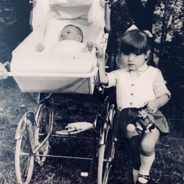 инес кнаусс, сестра мелании трамп