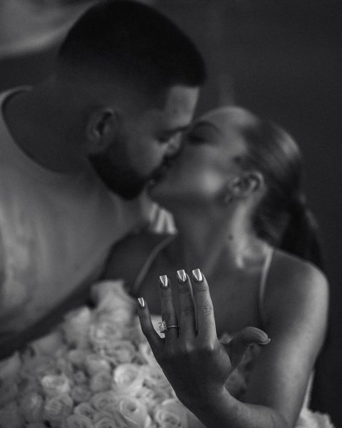 Анастасия Петрик, помолвка певицы