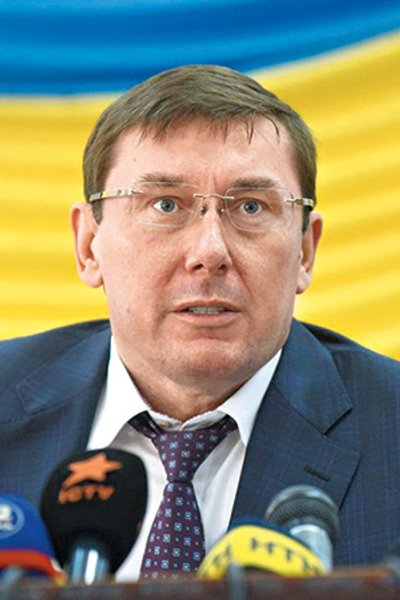 

ПО БУКВЕ ЗАКОНА. Юрий Луценко уверяет, что расформирование Департамента специальных расследований — требование закона о прокуратуре
